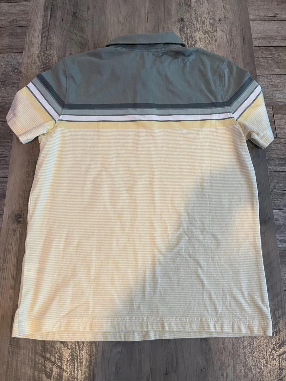 Brand New! Banana Republic Men’s Medium Green and Yellow Striped Polo Shirt